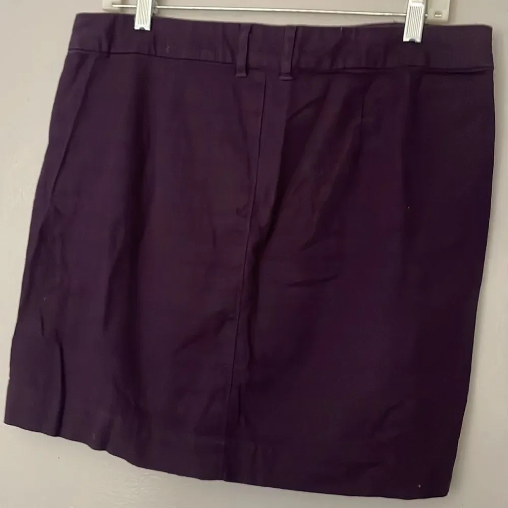 Skirt. GAP. Purple. Size 10 Stretch. EUC. Side pockets